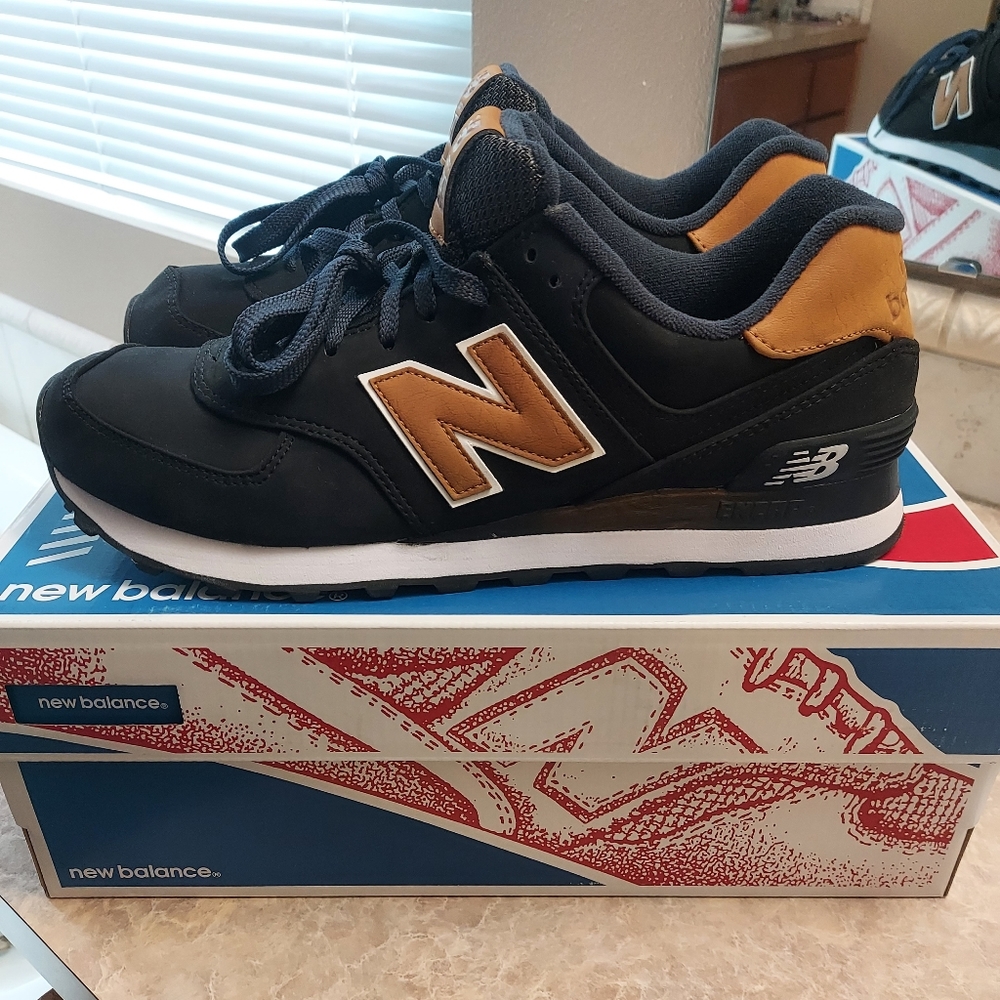 New Balance ML574SLA Size 9 - Picture 4 of 7